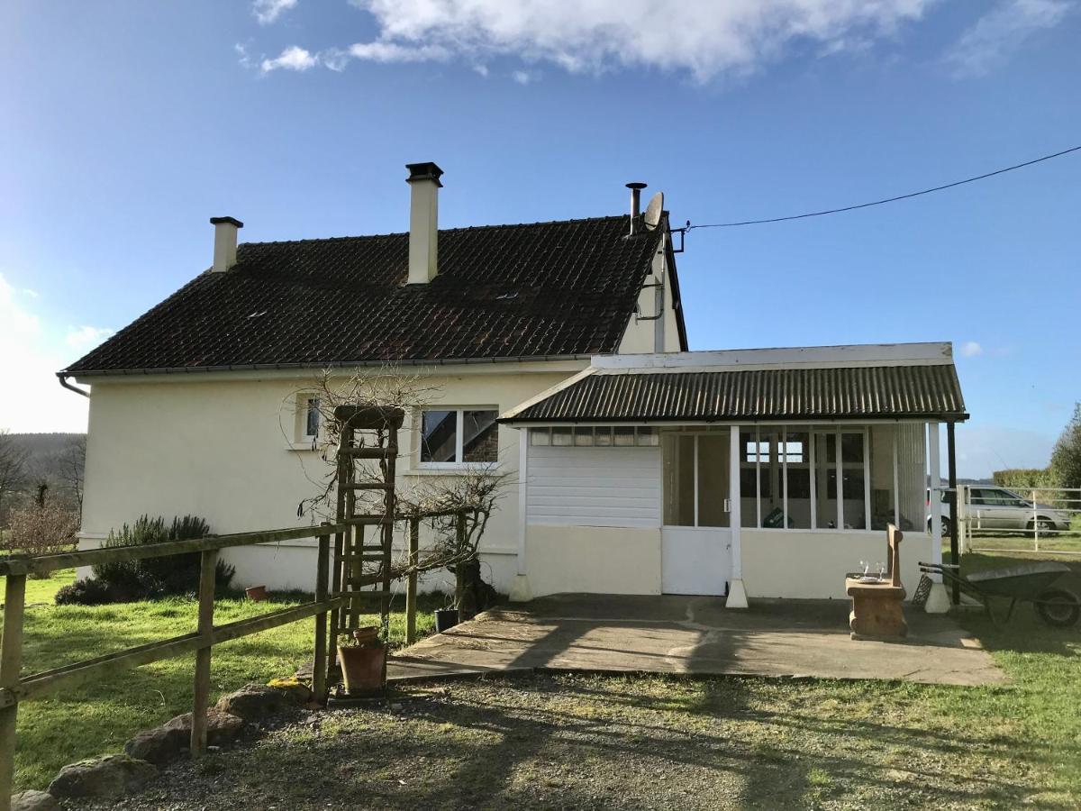 Gite Cottage Chaleureux En Pleine Campagne Vue Sur Les Monts Et Forets Et Le Chateau De Carrouges Ngoại thất bức ảnh